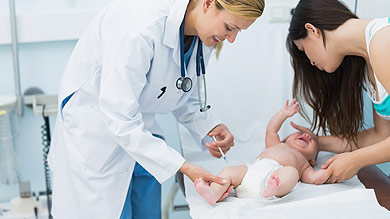Vaccin: les bébés des nouvelles mamans réagiraient davantage 