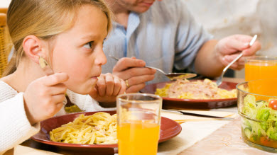Parents gourmands, portions trop grandes pour les enfants?
