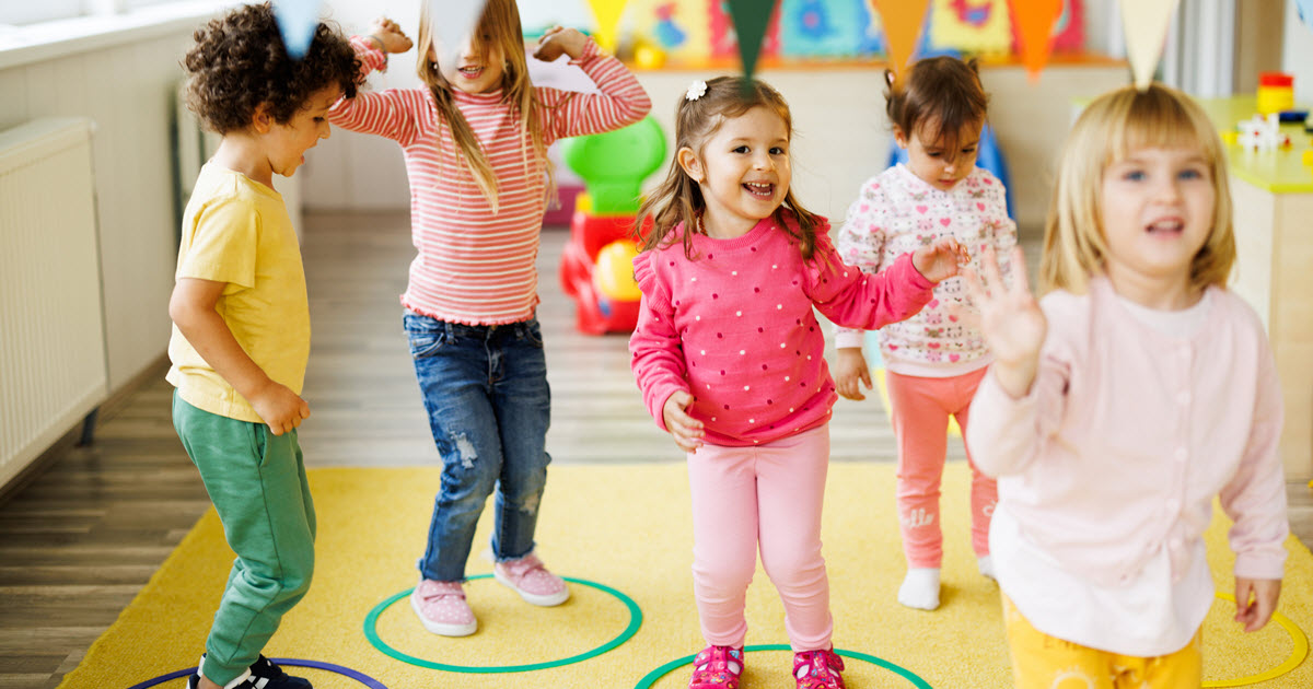 Bouger plus à la garderie pour mieux se préparer à l’école