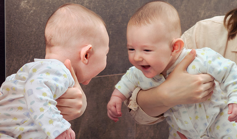 5 months old: Social development