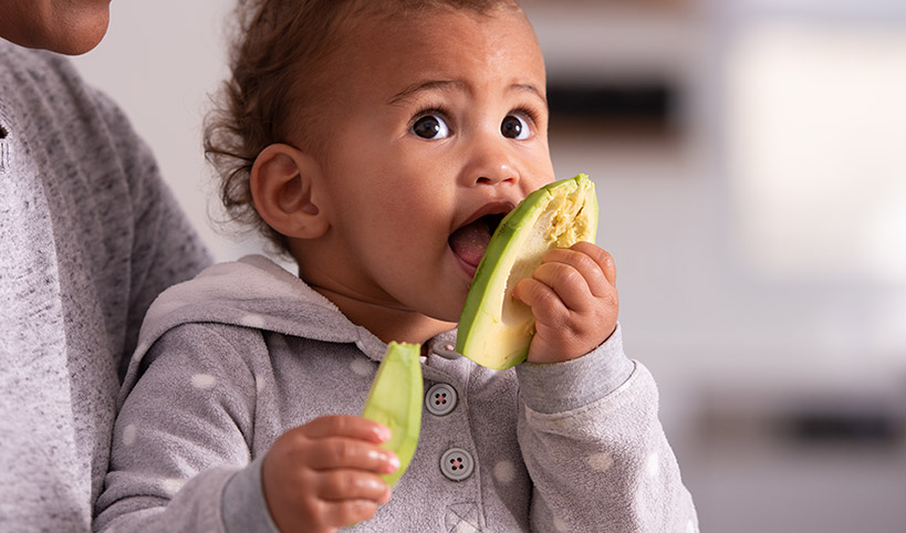 7–9 months old: Fine motor skill development