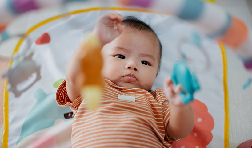 2 months old: Gross motor skill development