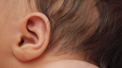 Nouveau-nés: détecter plus tôt les problèmes auditifs 