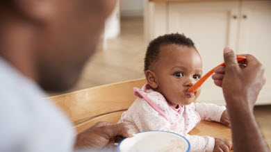 En manchettes: Prix des aliments pour bébés – Solution saline et rhume – Enfant maladroit – Ressources