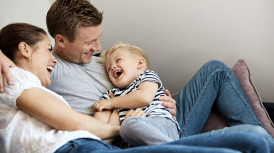 En manchettes: Rire et attachement – Passe-Partout – Césarienne non planifiée – Ressources