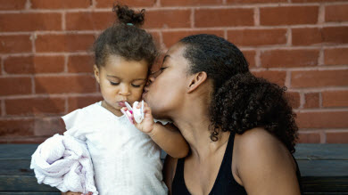 Aider un enfant à arrêter de sucer sa suce ou son pouce