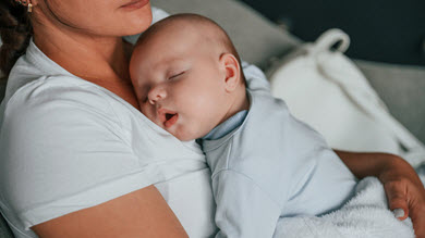 Comprendre le sommeil de bébé pour mieux s'y adapter