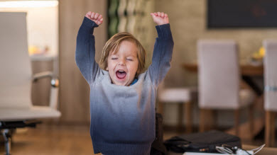 Enfant excité: comment lui apprendre à se calmer