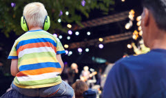 En manchettes: Festivals et casques antibruit – Régime d’union parentale – Noyades – Ressources