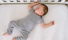 Prudence avec les bruits blancs pour endormir bébé